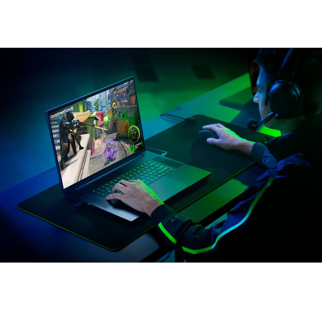 Black Razer Blade 18 Gaming Laptop - Intel® Core™ i9-13950HX - 32GB - 2TB SSD - NVIDIA® GeForce® RTX 4090.5