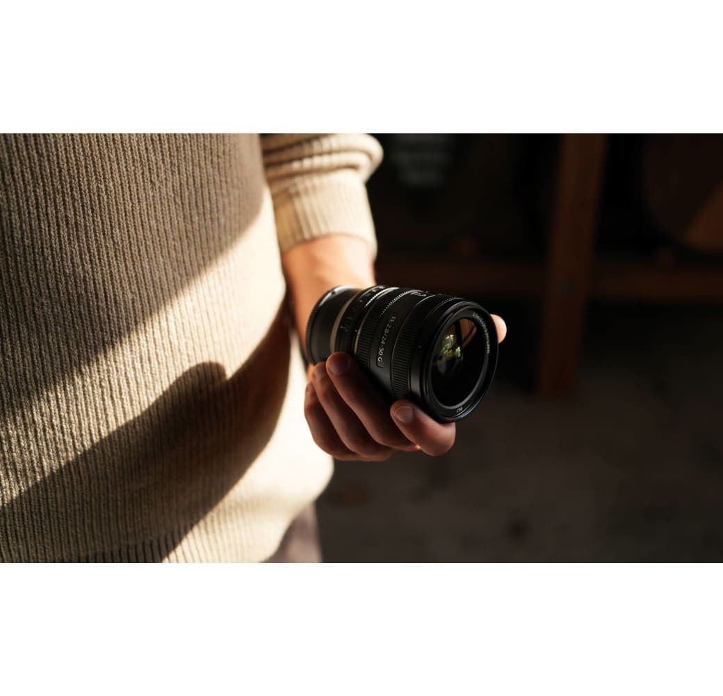 Black Sony 24-50mm F2.8 G.6