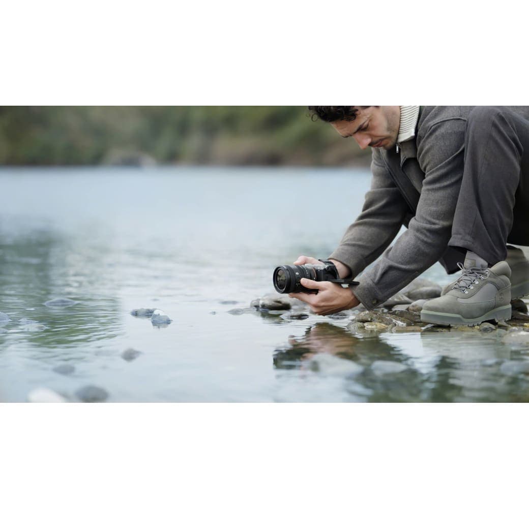 Black Sony 24-50mm F2.8 G.9