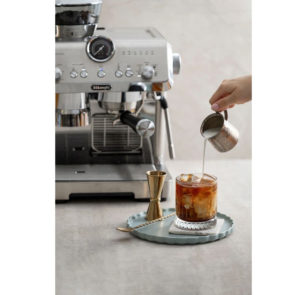 Plata Delonghi La Specialista Opera EC9555 Coffee Machine.5