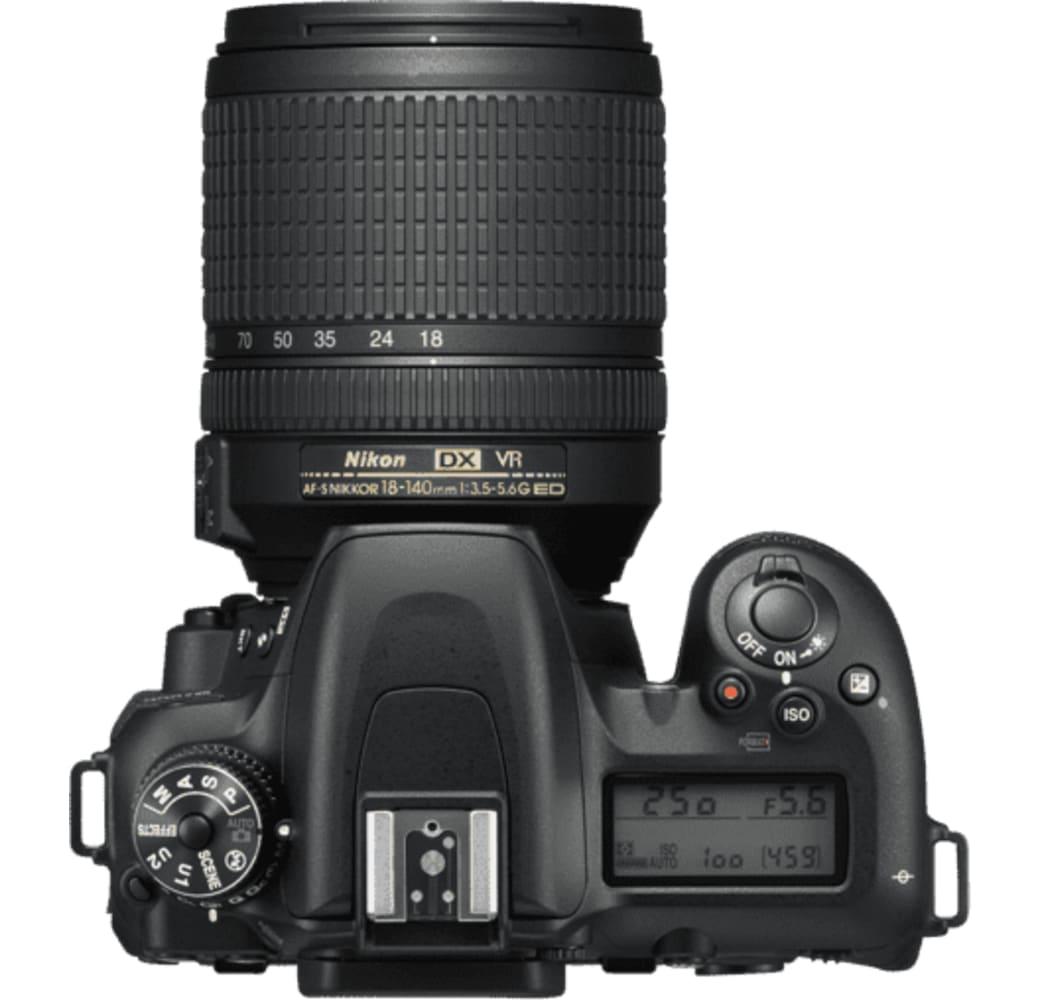 Schwarz Nikon D7500 Systemkamera, mit Objektiv Nikon AF-S DX 18-140mm f/3.5-5.6G ED VR.3
