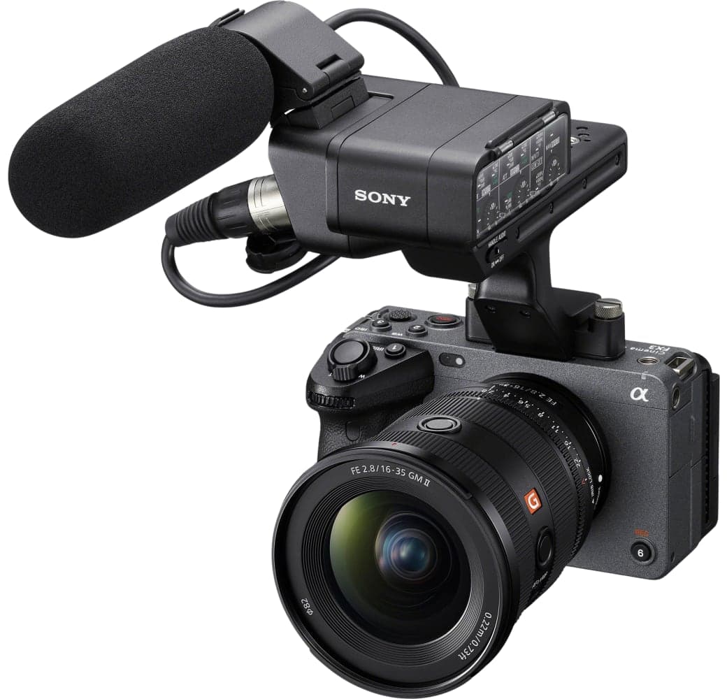 Black Sony FE 16–35 mm F2.8 GM II.4