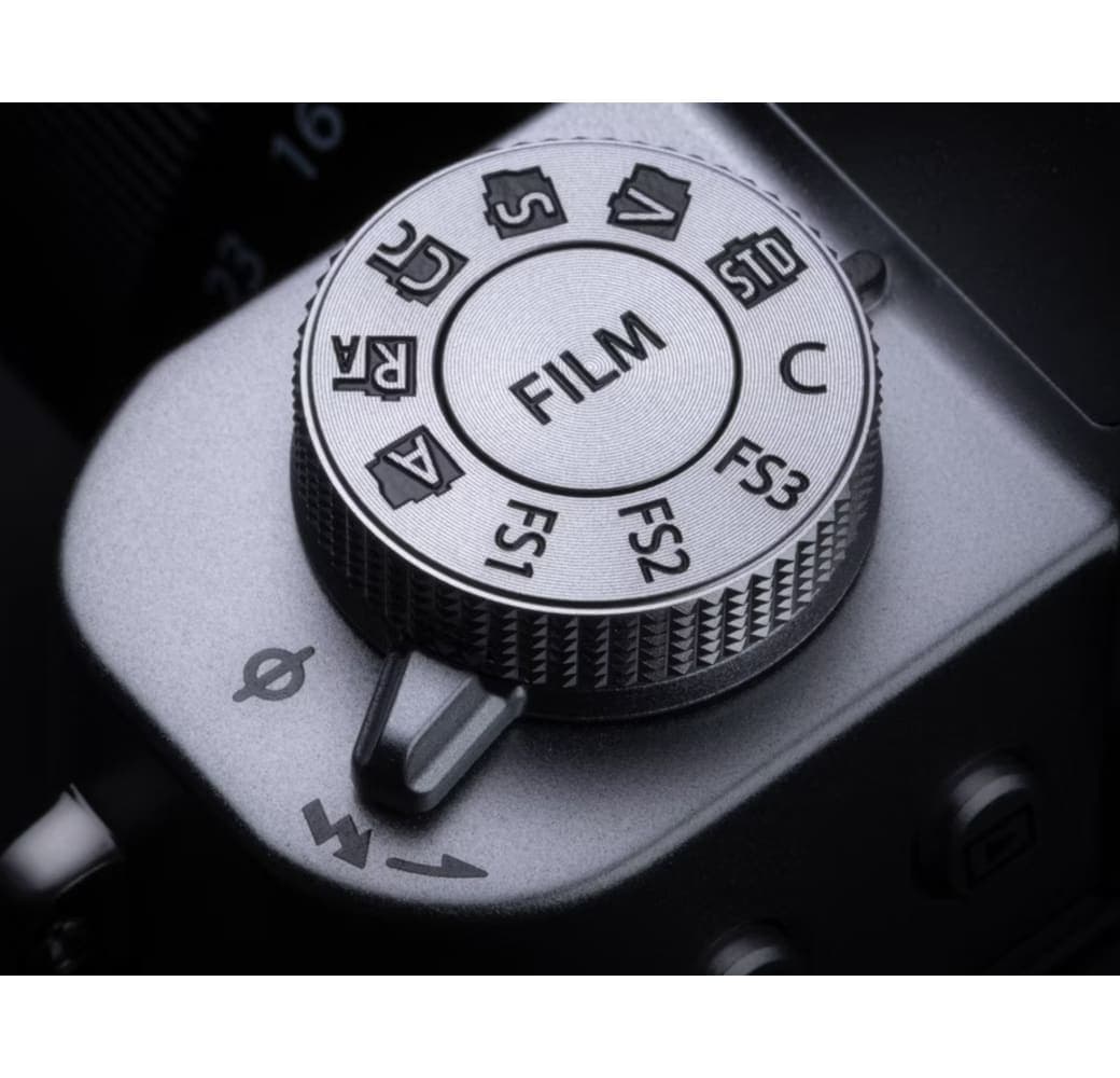 Silver Fujifilm X-T30 III + XC 13-33mm f/3.5-6.3 OIS Camera Kit.8